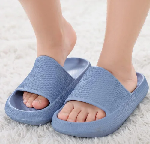 Vista 8 de FJPTREN Zapatos de nube para niños y niñas, sandalias acolchadas antideslizantes, zapatos de ducha ligeros, plataforma para niños, suela gruesa