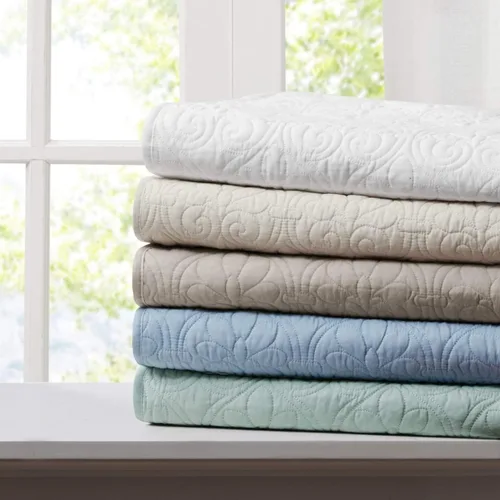 Vista 4 de Madison Park Manta Throw - Diseño de Acolchado Damasco Reversible, Microfibra Suave Prelavada, Colcha Rellena de Algodón, Manta de Verano Acogedora
