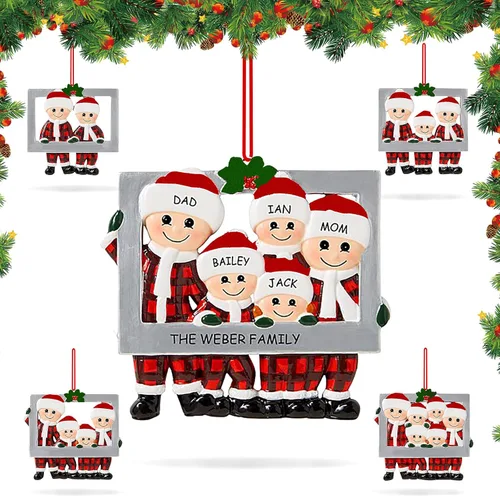 Vista 7 de Adorno de Navidad personalizado 2025, adorno para árbol de Navidad, marco personalizado de familia feliz hecho de cerámica, colgante con nombre