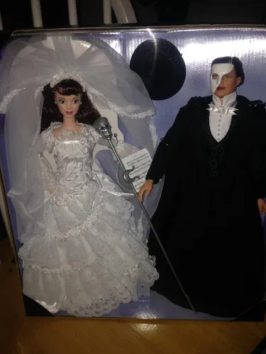 Vista 5 de Barbie y Ken Fantasma de la Ópera Fao Schwartz Edición Coleccionable Limitada