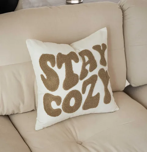 Vista 7 de Funda de almohada decorativa bordada Stay Cozy en rosa, solo funda de 18 pulgadas x 18 pulgadas