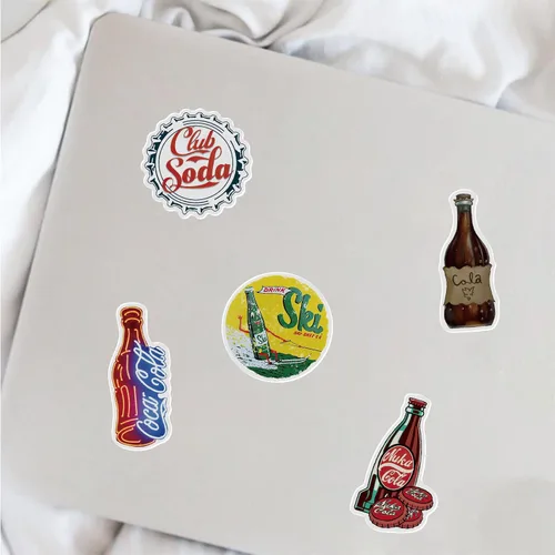 Vista 3 de Calcomanías impermeables de vinilo de Coca-Cola de moda, 50 calcomanías para laptop, fundas de teléfono, Hydro Flask, monopatín, equipaje (Cola)