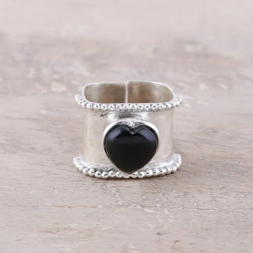 Vista 5 de NOVICA Onyx Anillo en forma de corazón de plata de ley 925, Romance Beckons