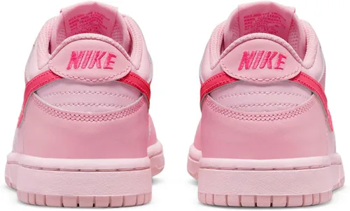 Vista 836 de Nike Kid's Dunk Low Sneaker