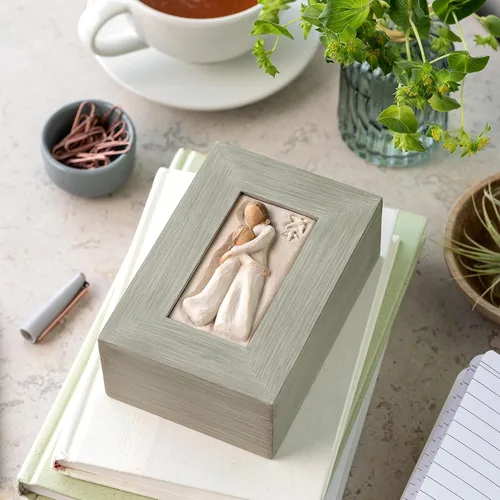 Vista 6 de Willow Tree - Caja de recuerdos para madre e hija, pintada a mano, almacenamiento de joyas Hand-Painted Keepsake Box, Sentimental Gift for Loved