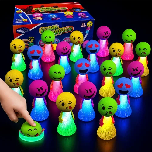 Vista 9 de Liberty Imports Planet Pop Jumpers para niños, paquete de 20 juguetes de reventar con sistema solar iluminado con estrellas y planetas, lanzadores