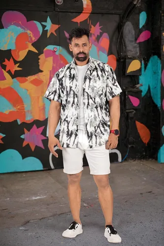 Vista 2 de LA LEELA Camisa casual de manga corta para hombre, estilo Halloween, con botones