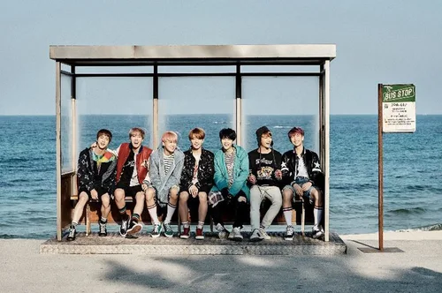 Vista 4 de YOU NEVER WALK ALONE [ LEFT Ver. ] BTS WINGS ALBUM CD + Photobook + Photocard + FREE GIFT
