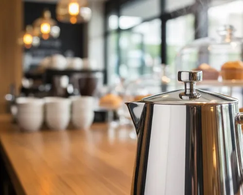 Vista 5 de Cuisinox Roma - Olla de espresso Moka de acero inoxidable para estufa de 4 tazas