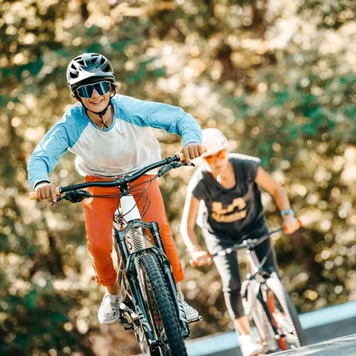 Vista 3 de FEISEDY Gafas de sol unisex para jóvenes, gafas de sol de béisbol y tenis, UV400 deportivas para niños y niñas, pantallas de ciclismo B4064