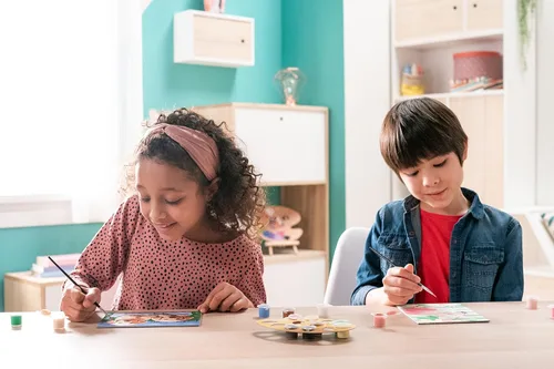 Vista 4 de Ravensburger CreArt - Kit de pintura por números para madre/potro para niños, pintura de artes y manualidades para edades de 7 años en adelante