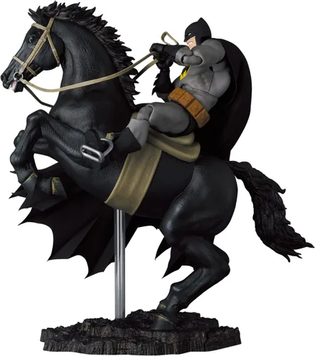 Vista 2 de The Dark Knight Returns: Batman & Horse MAFEX Figura de acción