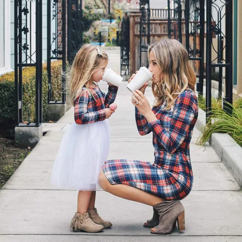 Vista 6 de Mumetaz Mommy and Me Plaid Christmas Dresses Long Sleeve Mother Daughter Matching Outfits Midi Bodycon Dress
