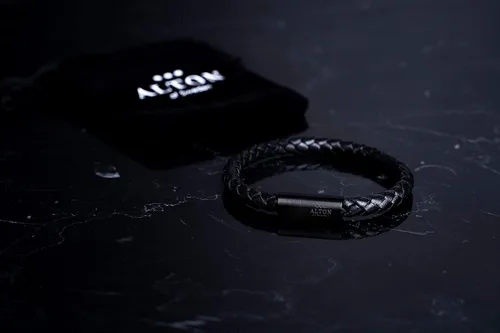 Vista 5 de Alton of Sweden Pulsera de cuero de primera calidad para hombre Pulsera de piel de becerro trenzada negra auténtica Cierre magnético fuerte Caja