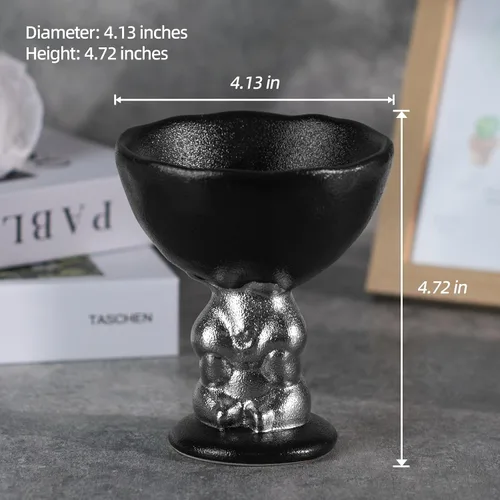 Vista 3 de KAMMAK Portavelas de cerámica con base de figura de conejo plateado, soporte de pedestal festoneado negro mate para velas de pilar, diseño inspirado