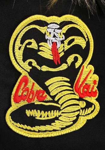 Vista 5 de The Karate Kid Cobra Kai Disfraz para niñas, Gi sin mangas negro con insignias, diadema de cobra negra y cinturón