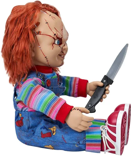 Vista 3 de Spirit Halloween Muñeca parlante de Chucky - 24 pulgadas, multicolor