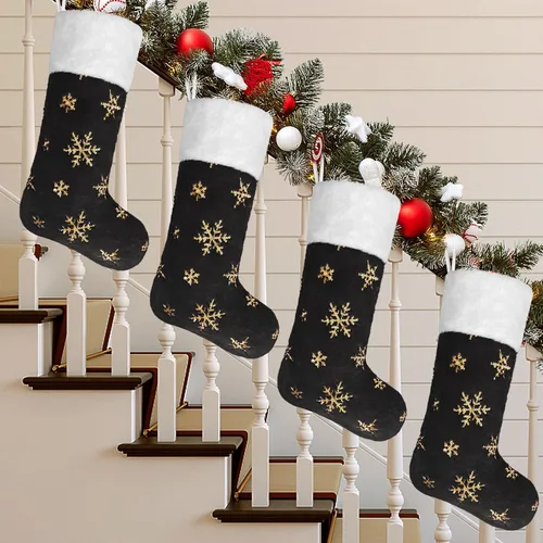 Vista 9 de 1 paquete de medias de Navidad personalizadas con nombres, 22 pulgadas, bordado personalizado, de piel sintética, negro y azul, con copos de nieve