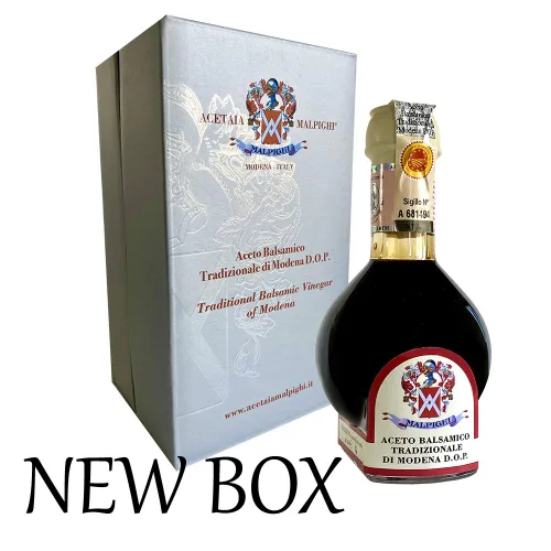 Vista 4 de Vinagre Balsámico Tradicional de Módena DOP 12 años, 3.4 oz + dosificador de tic + libro de recetas