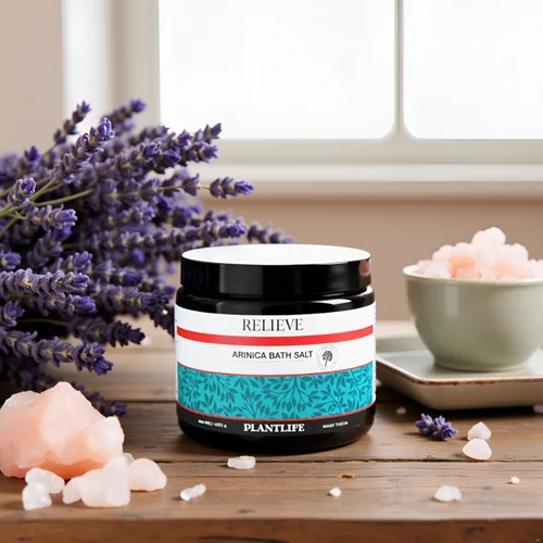 Vista 2 de Plantlife Arnica Relieve Sales de baño minerales – Fabricado con árnica y aceites esenciales 100% puros – Los productos Relieve son una solución