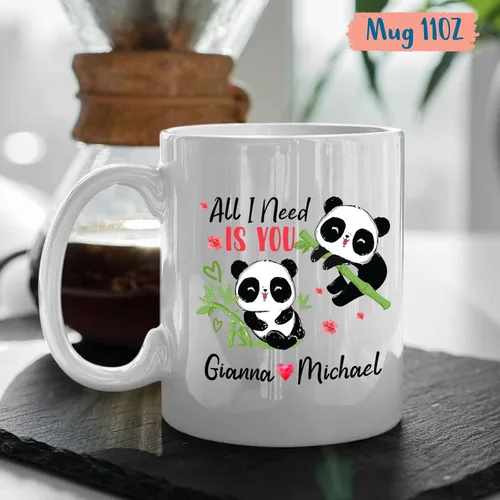 Vista 4 de Taza de té de pandas con nombres personalizados, taza con texto en inglés «All I Need Is You», regalos divertidos de panda para niños, amigos