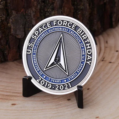 Vista 4 de ¡Moneda de desafío de bola de cumpleaños de la Fuerza Espacial 2021! Diseñada para veteranos militares, producto oficial de la Fuerza Espacial