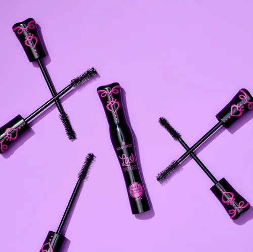 Vista 8 de essence Lash Princess Curl & Volume Mascara Vegano y libre de crueldad
