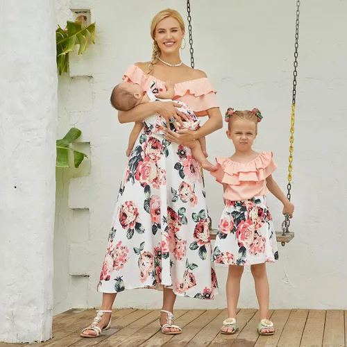 Vista 4 de Mumetaz Vestidos para mamá y yo, casual, floral, hombros descubiertos, manga con volantes, vestido acampanado