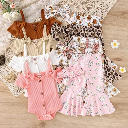 Vista 8 de DUBASAM Conjunto de trajes de verano para bebé niña, con hombros descubiertos, botones, de punto, acanalado, overol floral, pantalones acampanados +