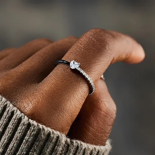 Vista 2 de STORYJEWELLERY Anillo de pureza, anillos de promesa para ella, anillos de corazón para mujer, delicados anillos de plata de ley 925 para mujer