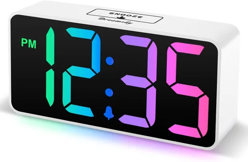 Vista 14 de DreamSky - Reloj despertador digital pequeño para dormitorio con números grandes Electric Bedside Desk Clock with USB Charging Port, Brightness