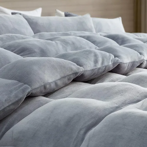 Vista 3 de Byourbed Boi He Thick® - Juego de edredón Coma Inducer® Alaskan King, color gris plateado