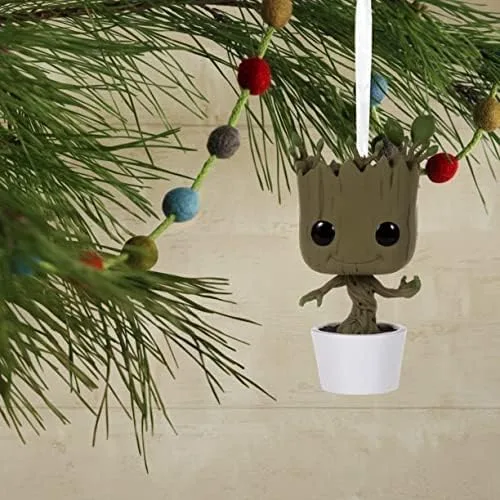 Vista 4 de Hallmark Funko Pop! Colección exclusiva de adornos navideños (Guardianes de la Galaxia Groot)