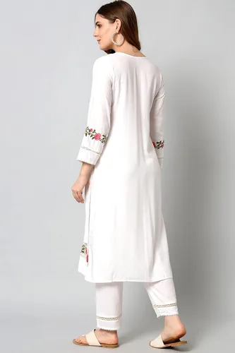 Vista 4 de Chandrakala Conjunto de pantalón Kurti de algodón bordado floral blanco para mujer (K222-P), Blanco-222