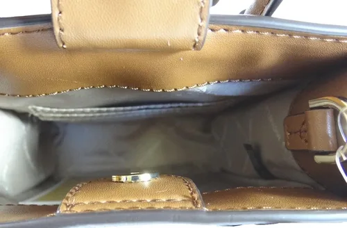 Vista 7 de Michael Kors Mercer - Bolso bandolera de cuero granulado extra pequeño