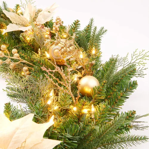 Vista 3 de Guirnalda de Navidad preencendida de 9 pies con bayas y bolas doradas, piña, flor dorada y 50 luces LED blancas suaves que funcionan