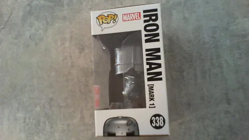 Vista 4 de Funko Pop Iron Man Mark I Marvel Studios Summer Exclusive SDCC