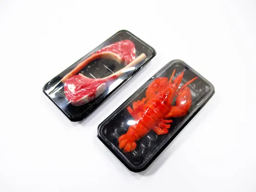 Vista 2 de Casa de muñecas Miniature Food 2 Langosta Raw Tomahawk Carne Tray Supermercado Pack 16733