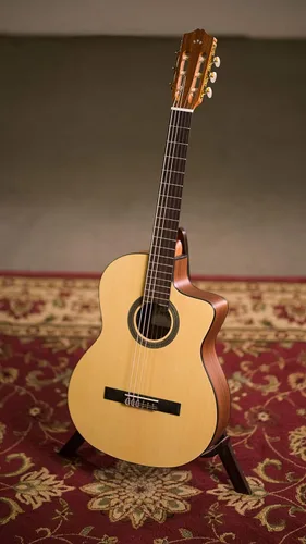 Vista 7 de Cordoba C1M-CE - Guitarra clásica electroacústica con cuerdas de nailon, Serie Protégé, Natural
