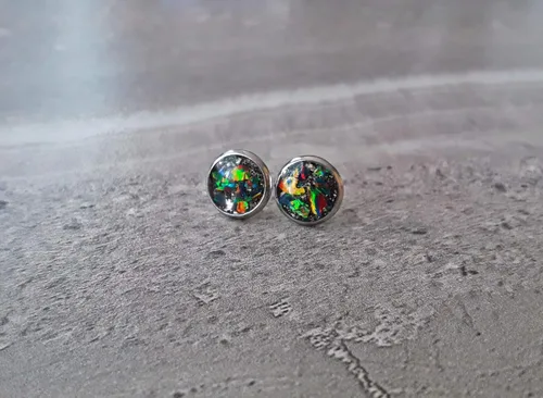 Vista 5 de Pendientes de confeti rellenos de ópalo de fuego negro con piedra natal de octubre de acero inoxidable