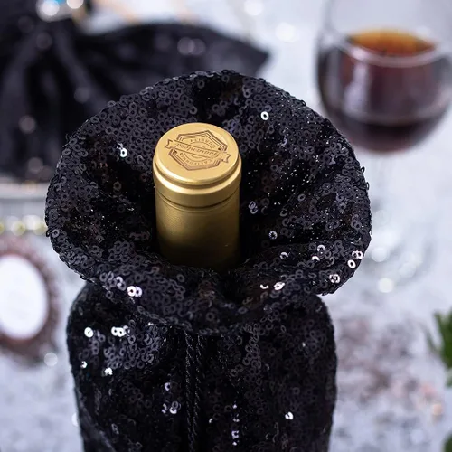 Vista 4 de Eternal Beauty 4 bolsas de vino con cordón, cubierta de botella de lentejuelas para bodas de cumpleaños (14 x 6 pulgadas, negro)