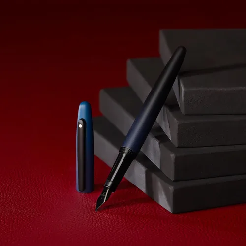 Vista 2 de Sheaffer VFM - Pluma estilográfica E9429 azul mate con bordes negros con PVD, punta mediana con convertidor, pluma estilográfica prémium