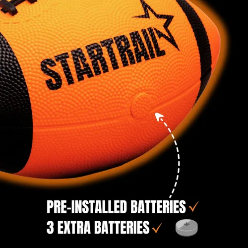 Vista 4 de Fútbol que brilla en la oscuridad Balón ultrabrillante con luz LED doble tamaño 6 con 3 baterías extra y bomba para niños y adolescentes de 6 años
