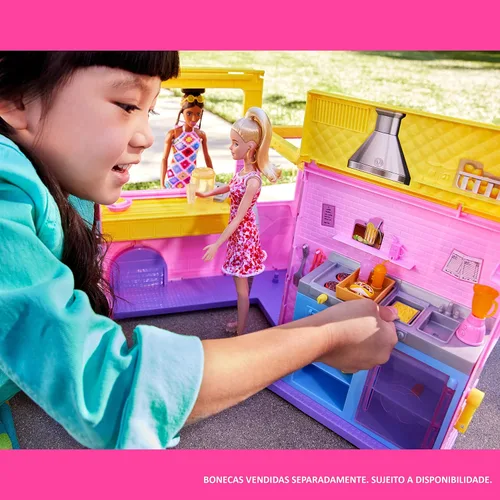 Vista 9 de Barbie® Set, Lemonade Truck Playset con 25 piezas