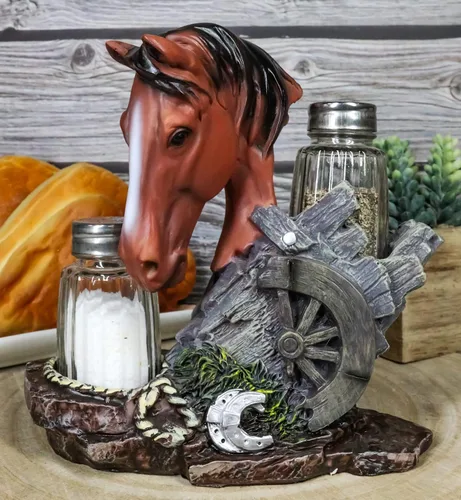 Vista 2 de Ebros Country - Juego de figuras de caballo de semental marrón castaño occidental por Farm Wagon Wheel Lasso Herraduras Salero y Pimentero Estatua