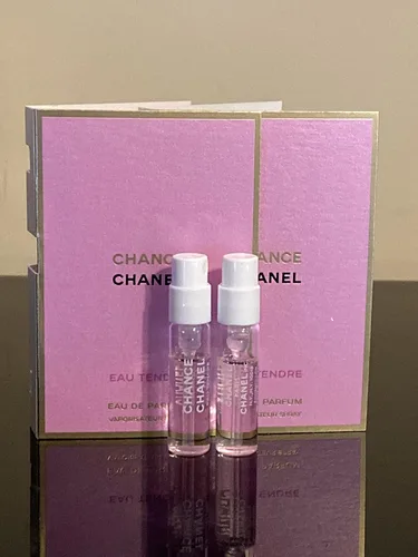 Vista 4 de Juego de 2 - Chance Eau Tendre para mujer, Eau De Parfum Spray 0.05oz/0.1 fl oz Vial Sampler