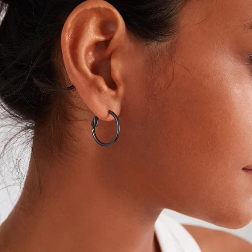 Vista 2 de Gacimy Aretes de aro de oro para mujer, aros finos chapados en oro de 14 Negro