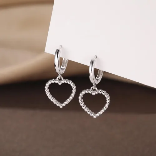 Vista 4 de SLUYNZ Aretes de aro de plata de ley con forma de corazón para mujer, aretes de aro pequeños con forma de corazón