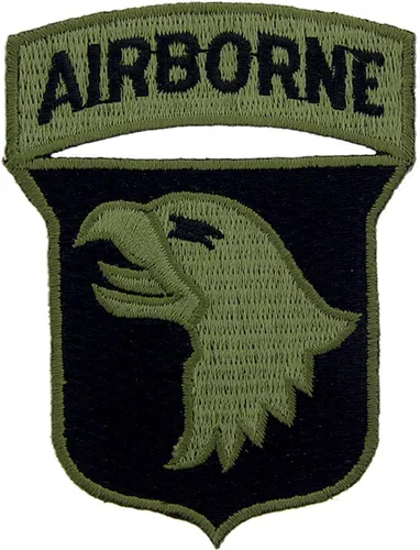 Vista 2 de Parche bordado aerotransportado número 101 del ejército de los Estados Unidos, a todo color, con adhesivo termoadhesivo