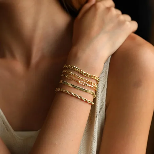 Vista 4 de Pulseras de oro para mujer, juego de pulseras en capas de oro de 14 quilates, delicadas cadenas de espiga de espiga, pulseras cubanas de oro
